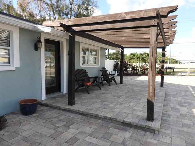 8822 ROCKY CREEK DRIVE, Tampa, FL 33615