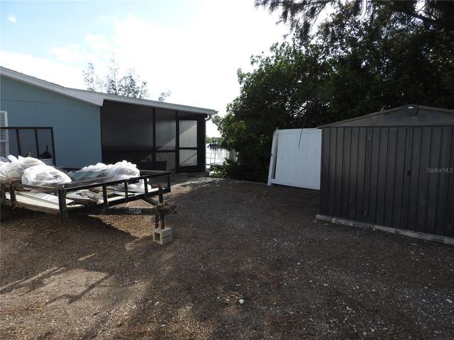 8822 ROCKY CREEK DRIVE, Tampa, FL 33615