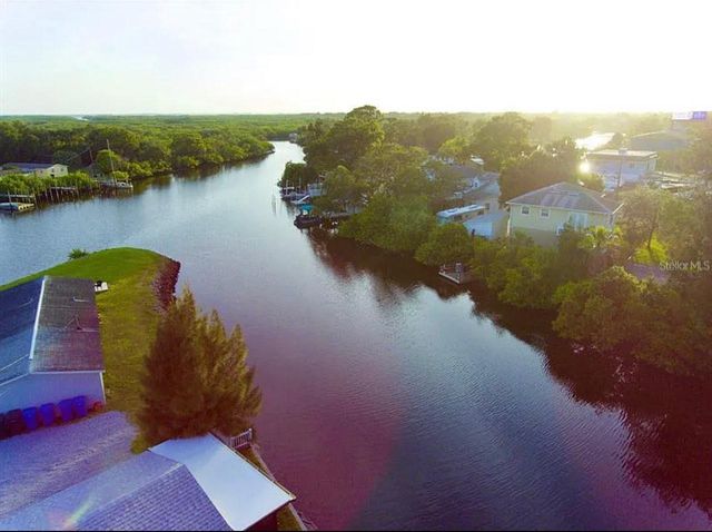 8822 ROCKY CREEK DRIVE, Tampa, FL 33615