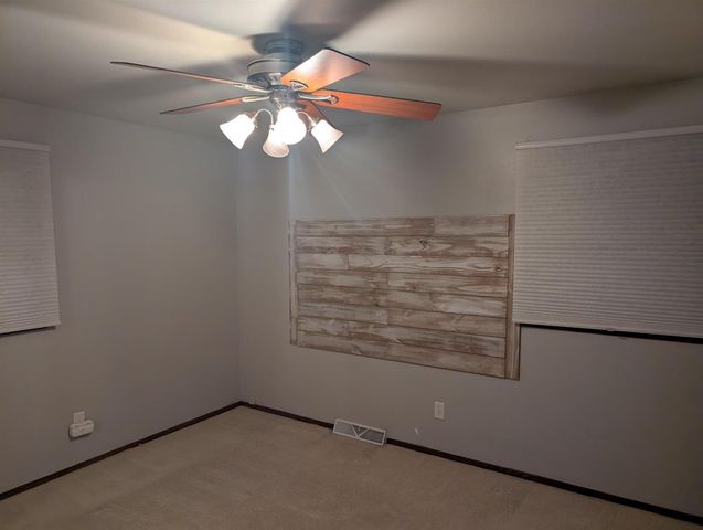 1122 GREEN ACRES LANE, Neenah, WI 54956