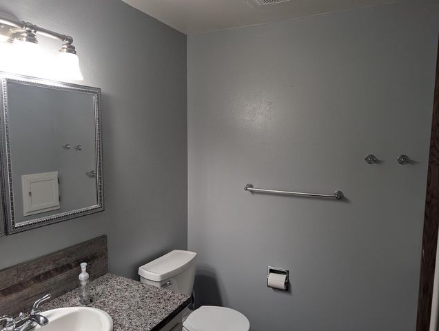 1122 GREEN ACRES LANE, Neenah, WI 54956