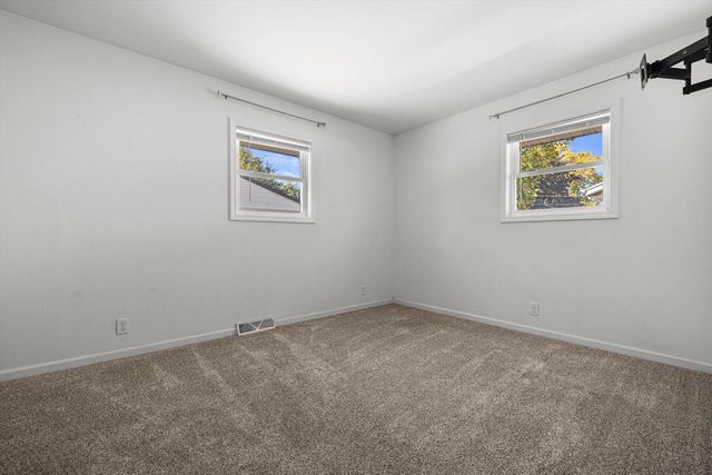 1652 19th AVENUE, Kenosha, WI 53140