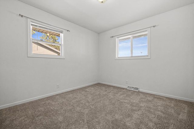 1652 19th AVENUE, Kenosha, WI 53140