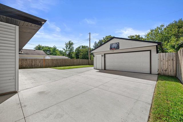 1652 19th AVENUE, Kenosha, WI 53140