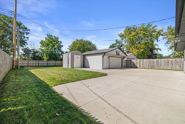 1652 19th AVENUE, Kenosha, WI 53140