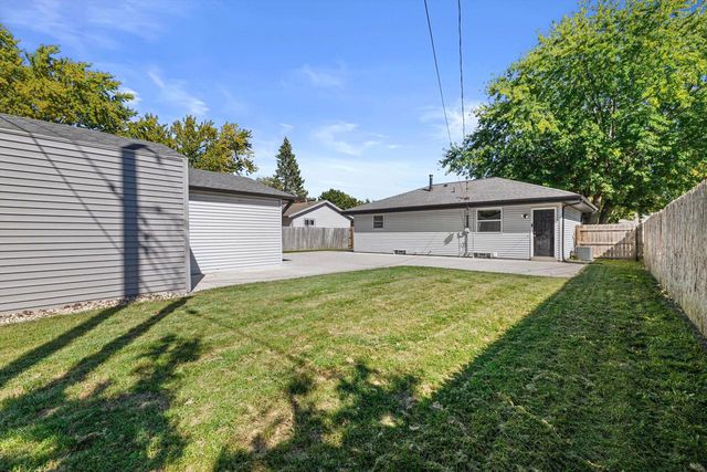 1652 19th AVENUE, Kenosha, WI 53140