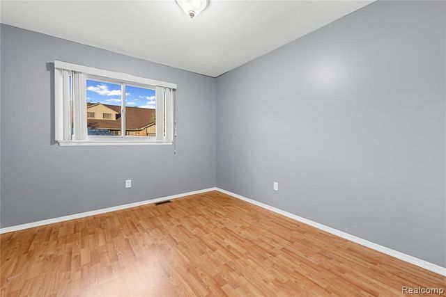 3711 Old Creek Road, Troy, MI 48084