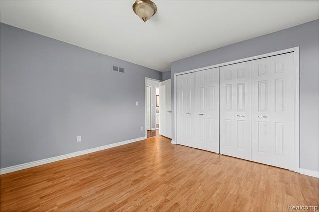 3711 Old Creek Road, Troy, MI 48084