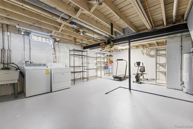 3711 Old Creek Road, Troy, MI 48084