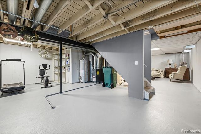 3711 Old Creek Road, Troy, MI 48084