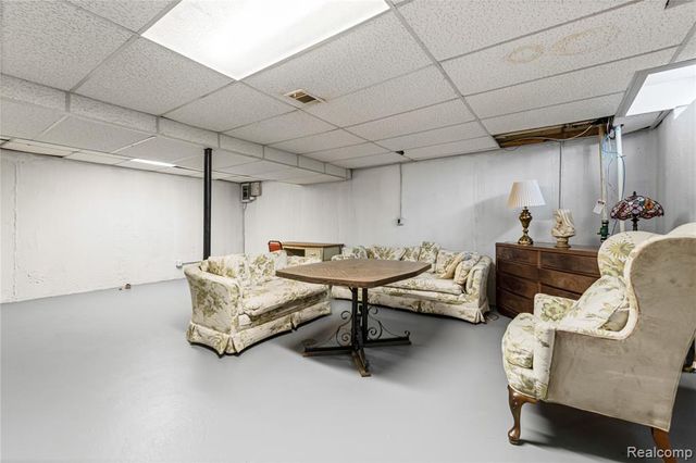 3711 Old Creek Road, Troy, MI 48084