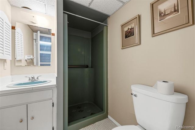 3711 Old Creek Road, Troy, MI 48084