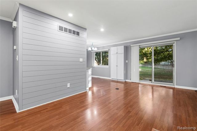 3711 Old Creek Road, Troy, MI 48084