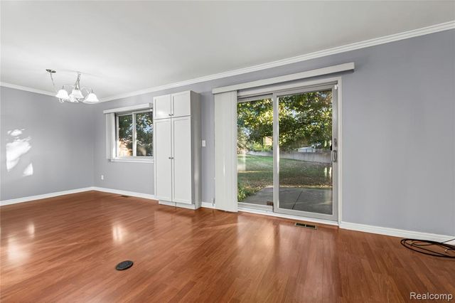 3711 Old Creek Road, Troy, MI 48084