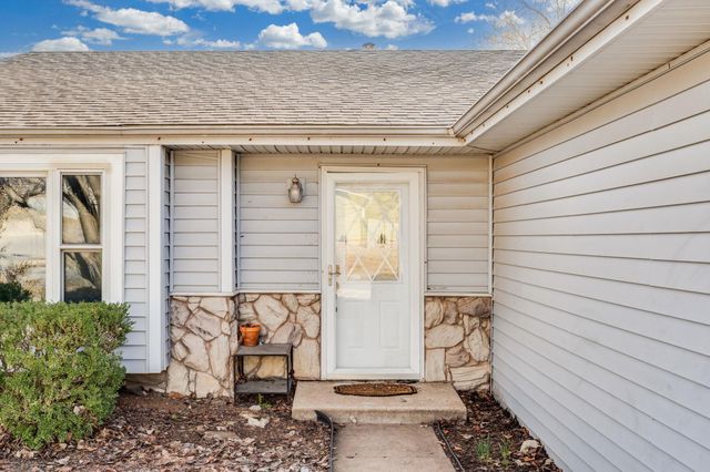 2048 N Forest Park St, Derby, KS 67037