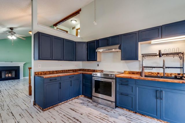 2048 N Forest Park St, Derby, KS 67037