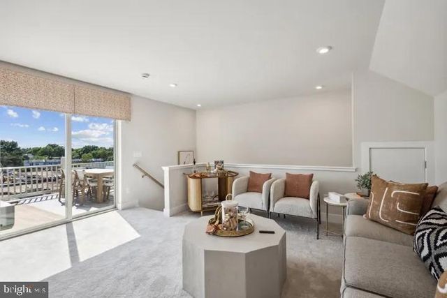 2111 ACADIA RD, Herndon, VA 20170