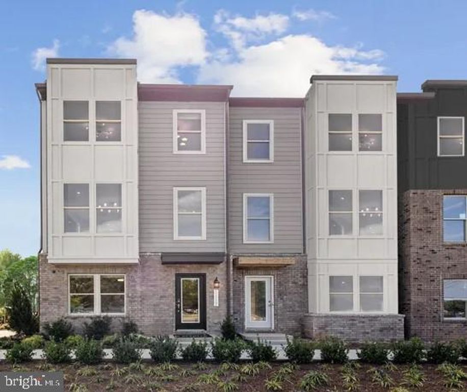 2111 ACADIA RD, Herndon, VA 20170