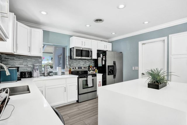 3036 NE 19th Street, Fort Lauderdale, FL 33305