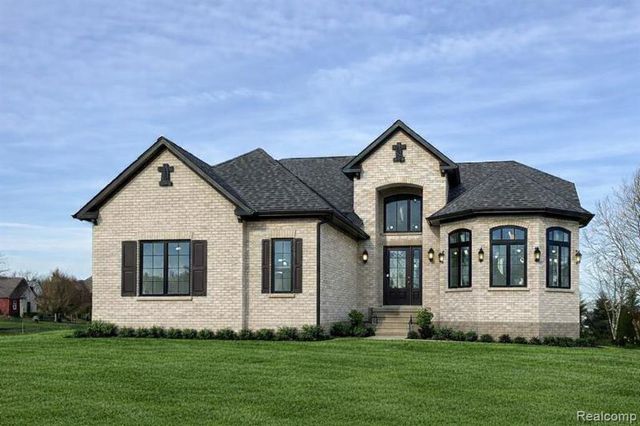 61367 Beacon Hill Drive, Washington, MI 48094