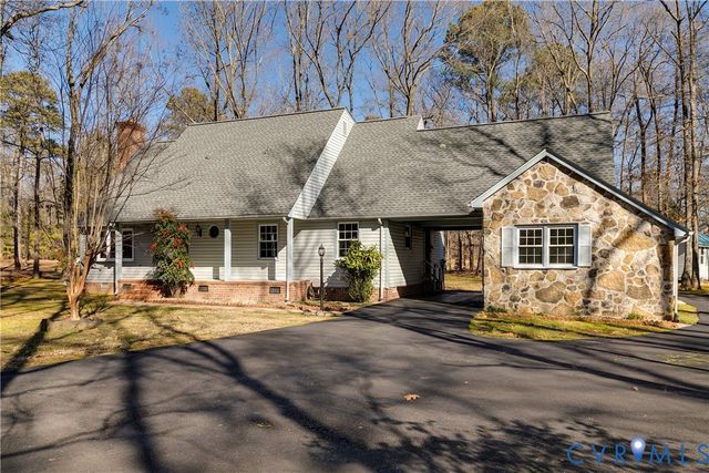 14747 Ramblewood Dr, Chester, VA 23836