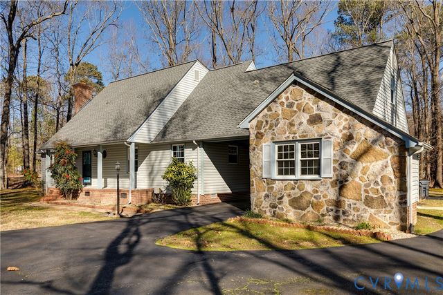 14747 Ramblewood Dr, Chester, VA 23836