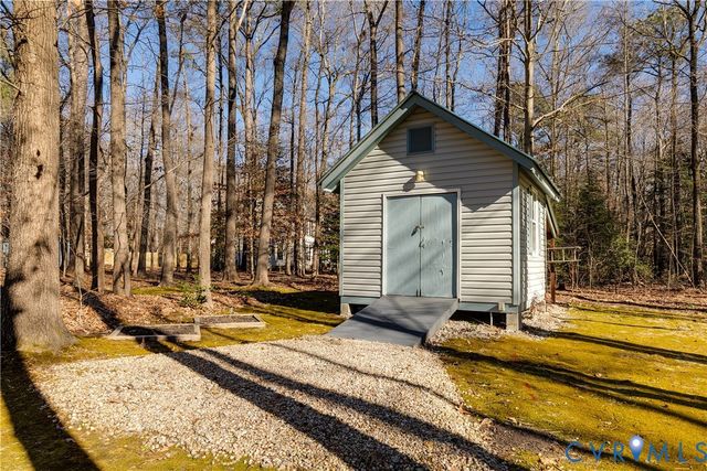 14747 Ramblewood Dr, Chester, VA 23836