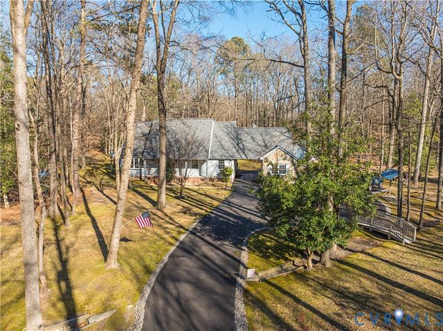 14747 Ramblewood Dr, Chester, VA 23836