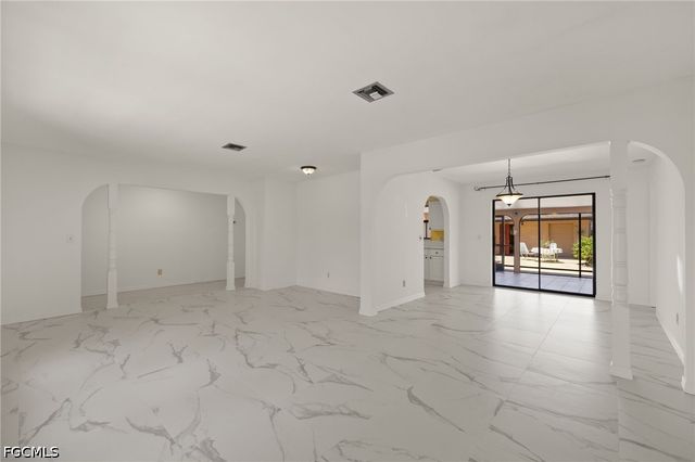 1011 El Mar AVE, Fort Myers, FL 33919