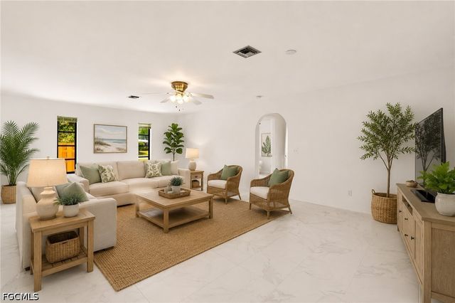 1011 El Mar AVE, Fort Myers, FL 33919