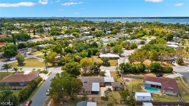 1011 El Mar AVE, Fort Myers, FL 33919
