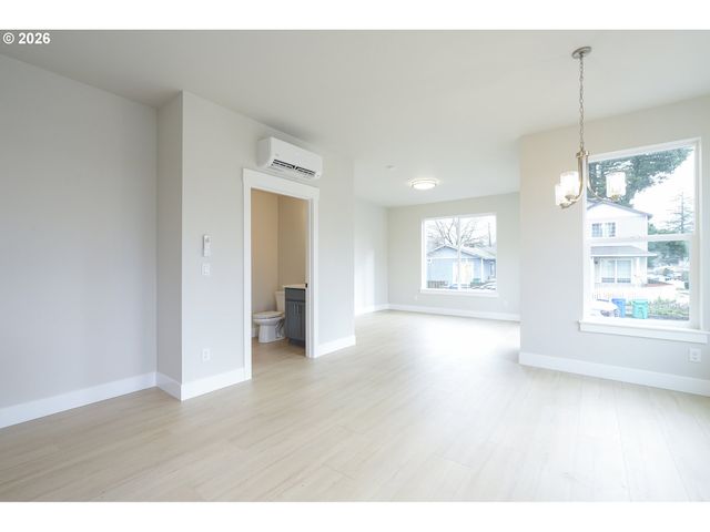 11817 Se BOISE St, Portland, OR 97266