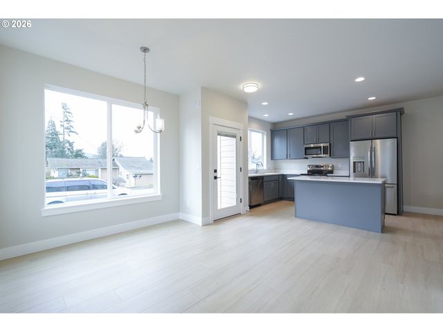 11817 Se BOISE St, Portland, OR 97266