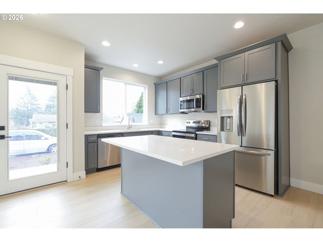 11817 Se BOISE St, Portland, OR 97266