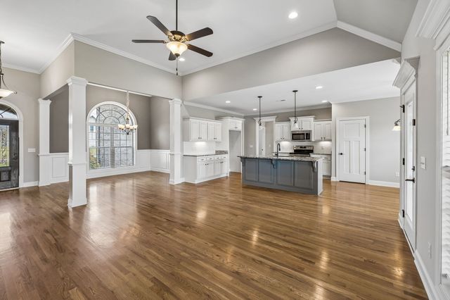 2108 Long Shot Ct, Lascassas, TN 37085