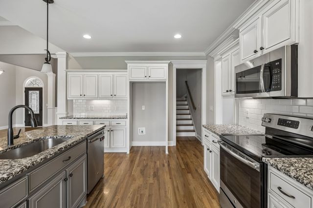 2108 Long Shot Ct, Lascassas, TN 37085