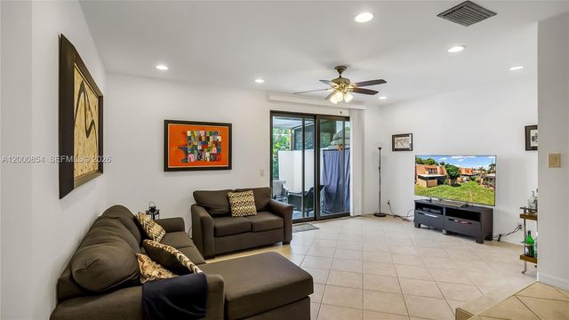 1541 NW 92nd Avenue 186, Pembroke Pines, FL 33024