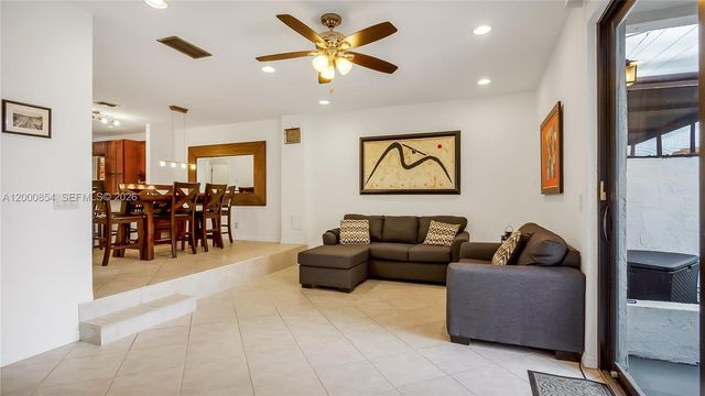 1541 NW 92nd Avenue 186, Pembroke Pines, FL 33024