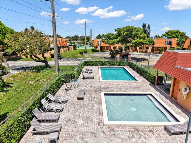 1541 NW 92nd Avenue 186, Pembroke Pines, FL 33024