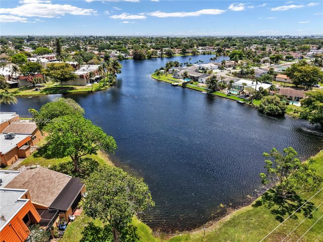 1541 NW 92nd Avenue 186, Pembroke Pines, FL 33024