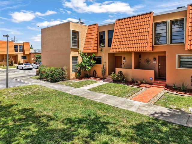1541 NW 92nd Avenue 186, Pembroke Pines, FL 33024