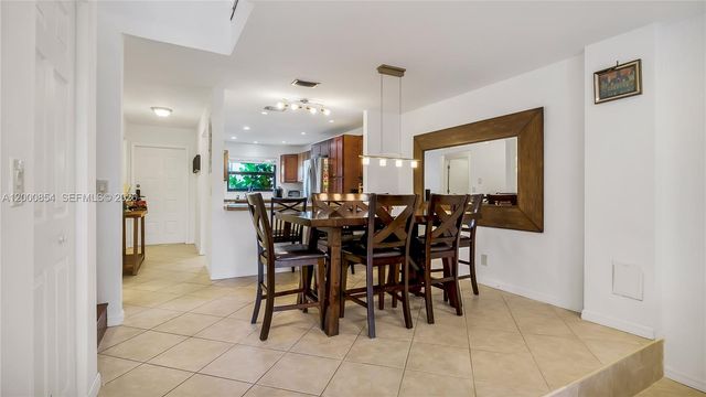 1541 NW 92nd Avenue 186, Pembroke Pines, FL 33024