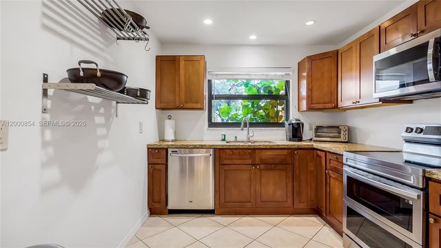 1541 NW 92nd Avenue 186, Pembroke Pines, FL 33024