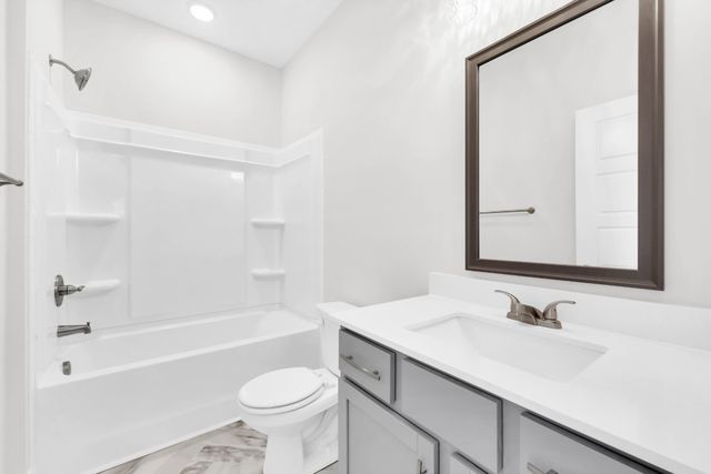 195 Donegal Dr, Clarksville, TN 37042