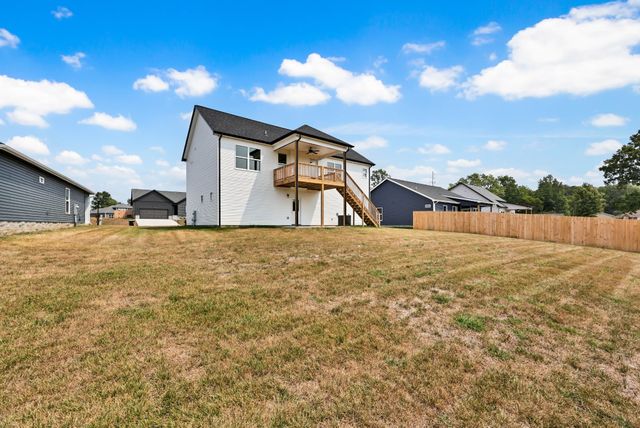 195 Donegal Dr, Clarksville, TN 37042