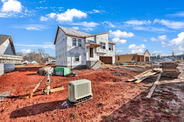 195 Donegal Dr, Clarksville, TN 37042