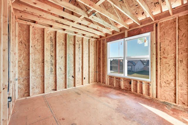 195 Donegal Dr, Clarksville, TN 37042