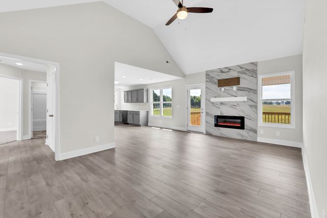 195 Donegal Dr, Clarksville, TN 37042