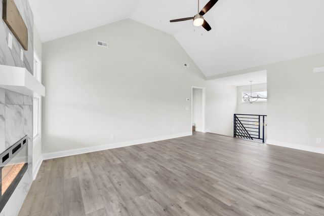 195 Donegal Dr, Clarksville, TN 37042