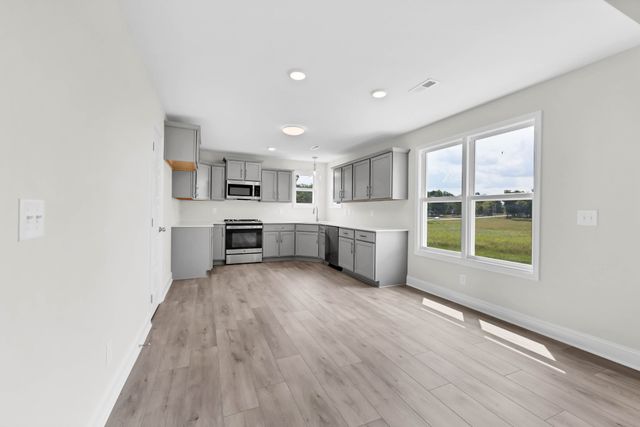 195 Donegal Dr, Clarksville, TN 37042